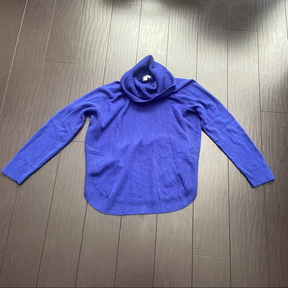 Croft & Barrow blue turtleneck with square bottom size M GUC